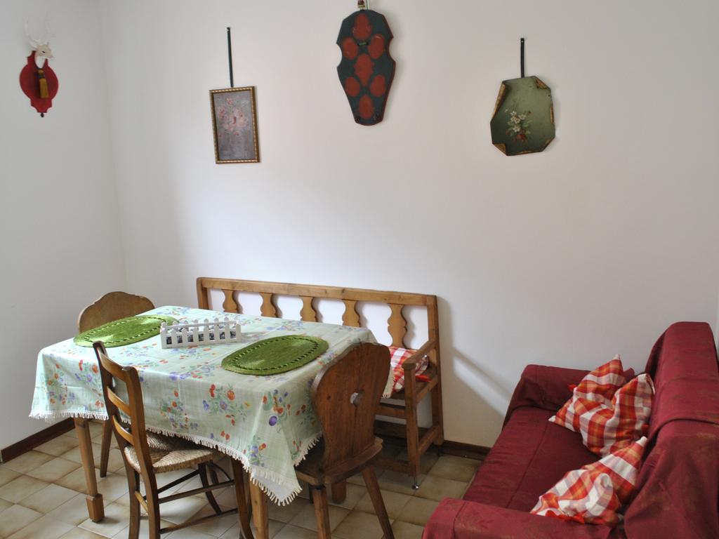 Appartamenti Le Mongolfiere Malè Zimmer foto